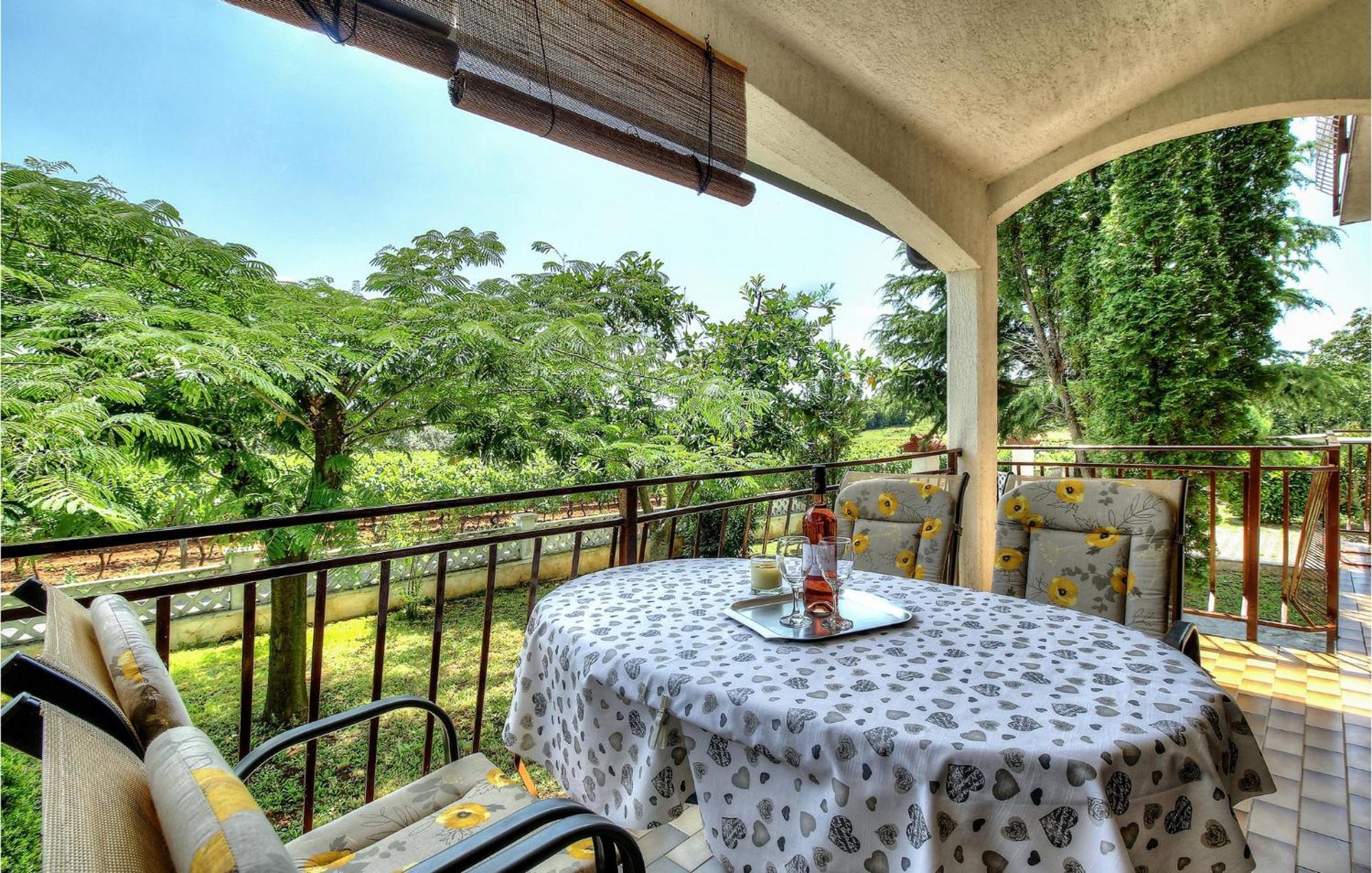 Amazing Apartment In Porec With Wifi Екстер'єр фото