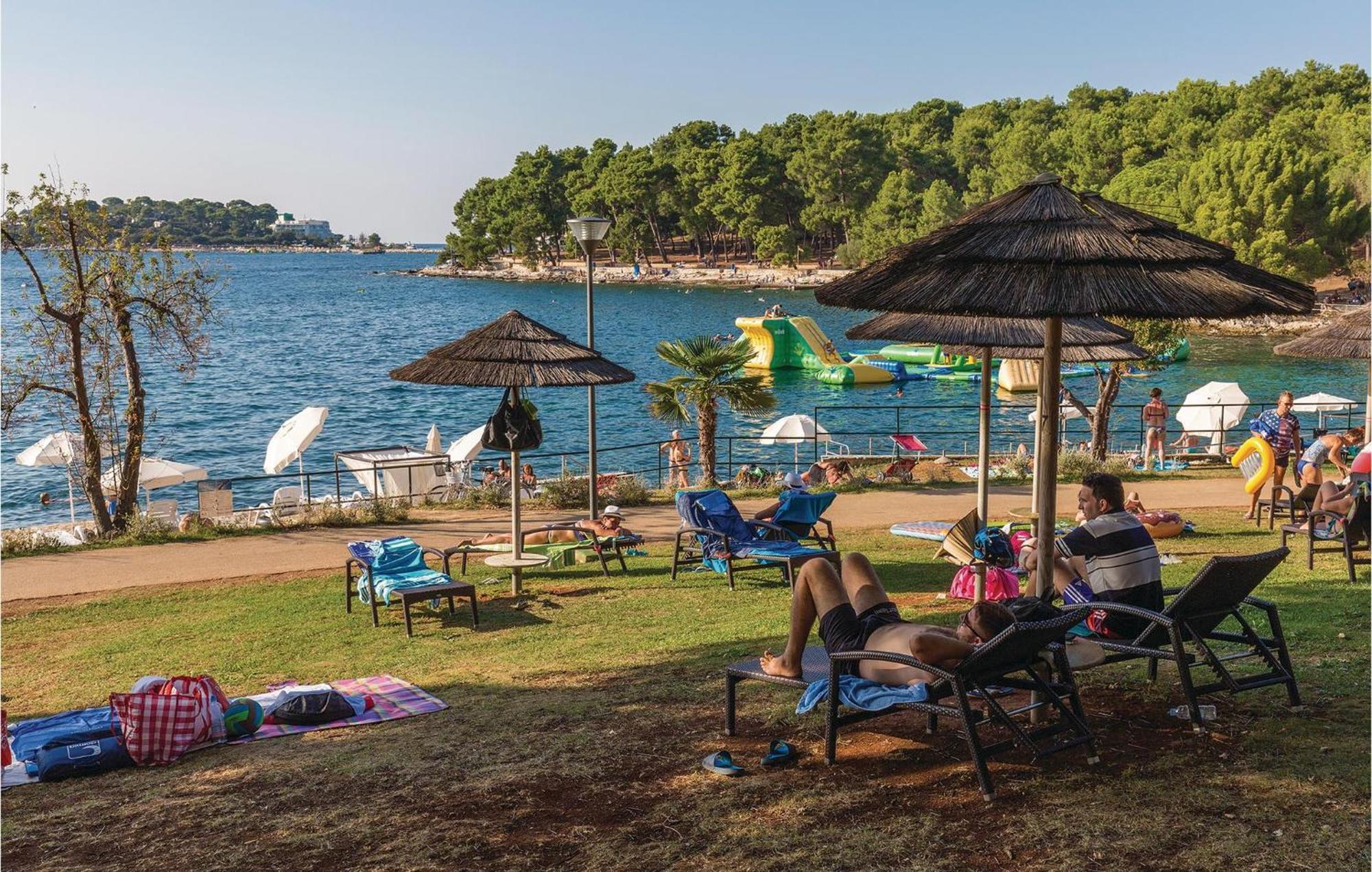 Amazing Apartment In Porec With Wifi Екстер'єр фото
