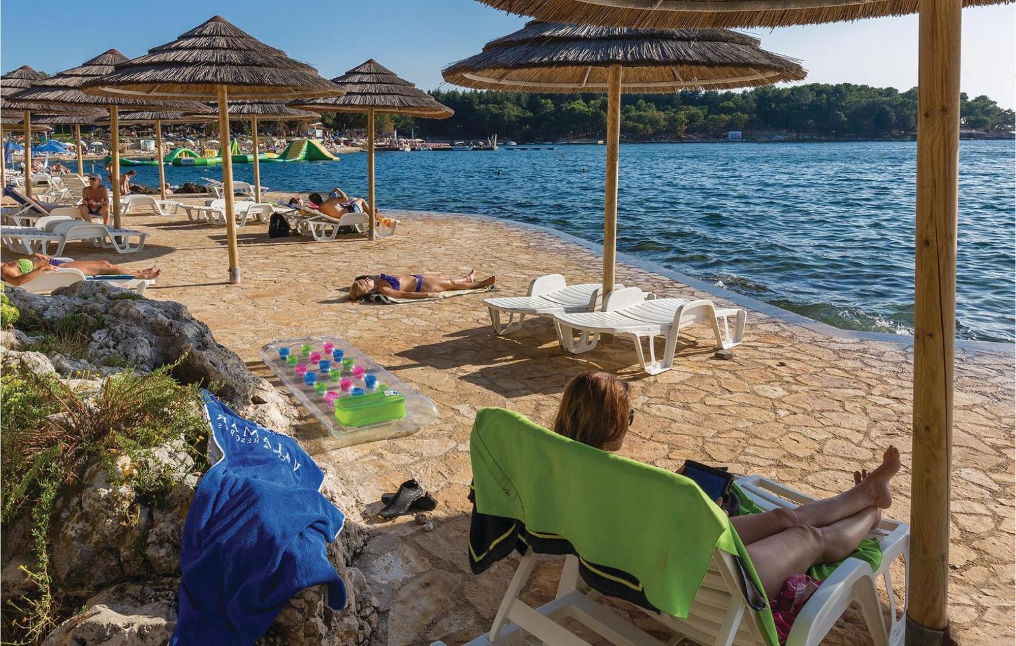 Amazing Apartment In Porec With Wifi Екстер'єр фото