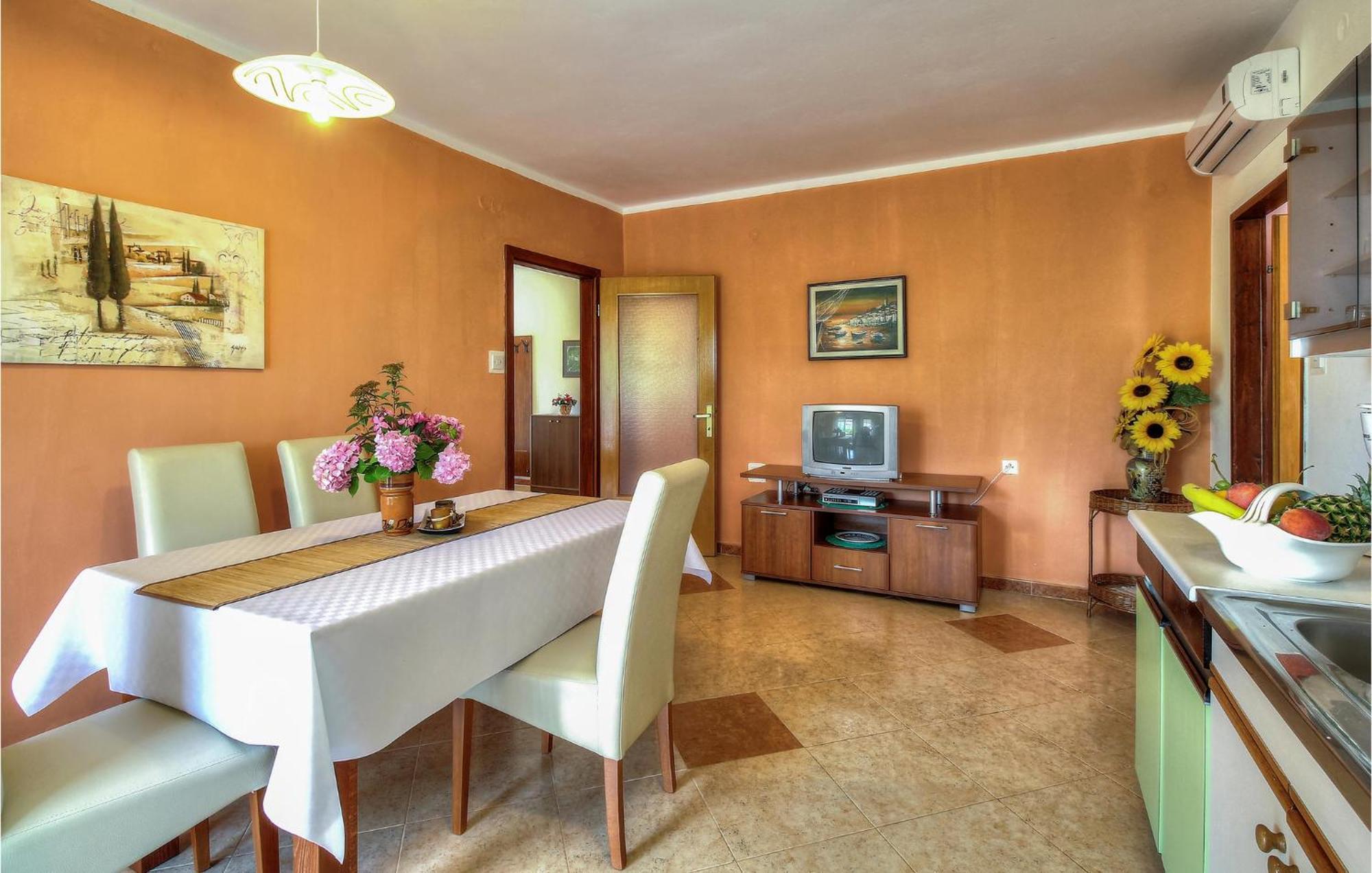 Amazing Apartment In Porec With Wifi Екстер'єр фото