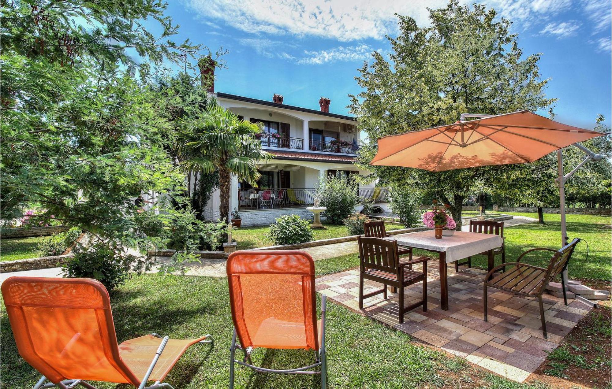 Amazing Apartment In Porec With Wifi Екстер'єр фото