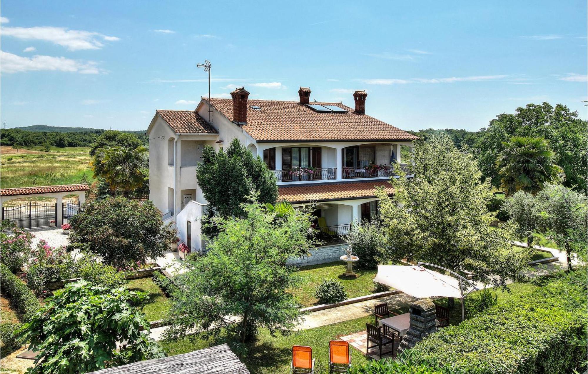 Amazing Apartment In Porec With Wifi Екстер'єр фото