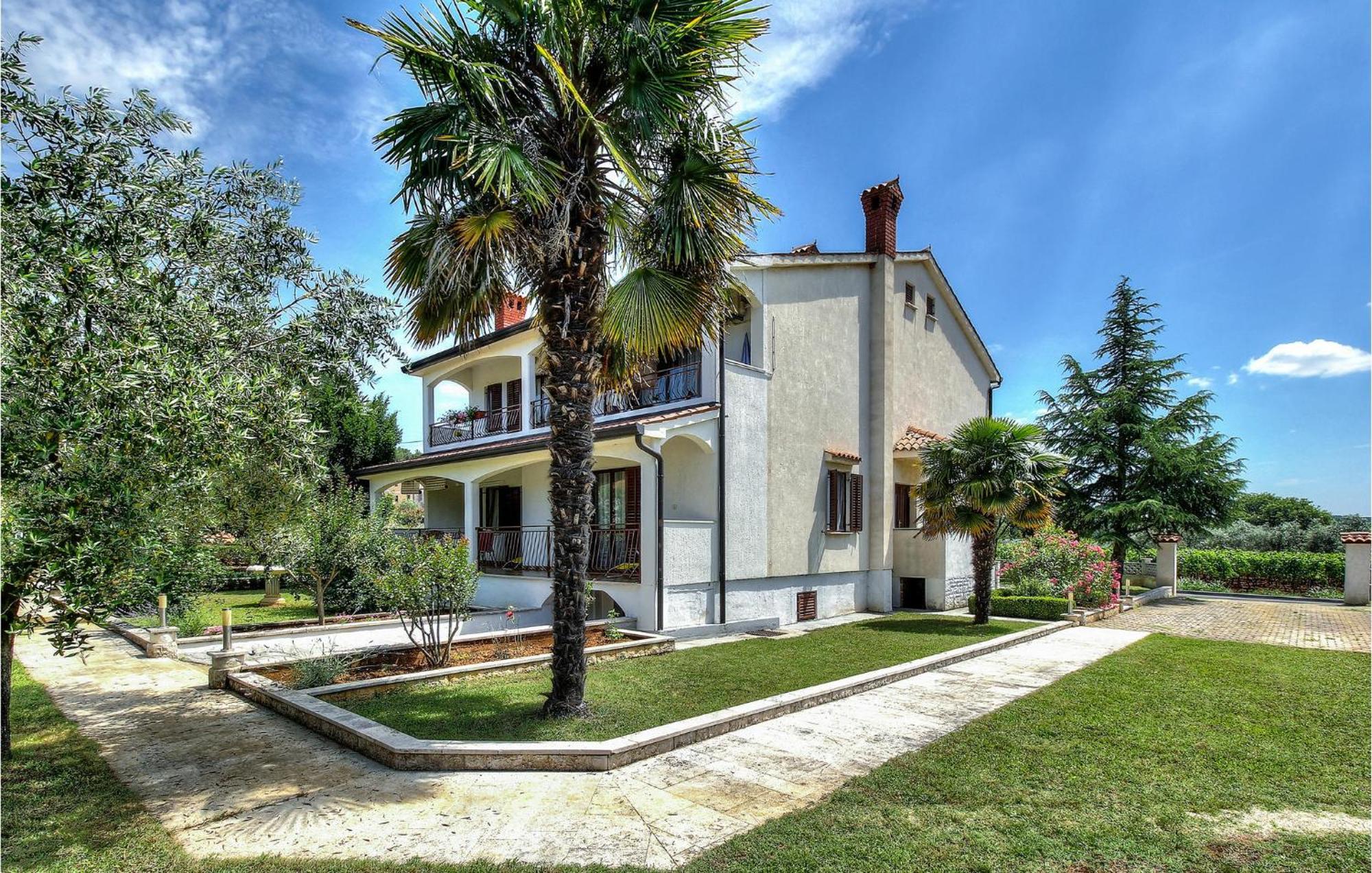 Amazing Apartment In Porec With Wifi Екстер'єр фото